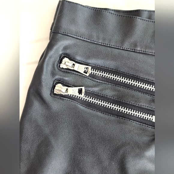 Rue21 Faux Leather Black Asymmetrical Mini Skirt Zip Detail Stretchy NWOT Size M - Picture 3 of 7
